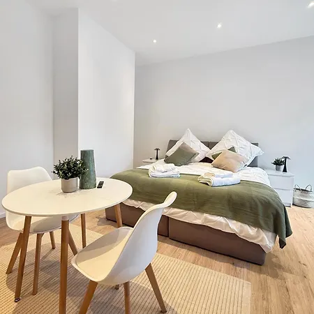 Rbj Immobilien *