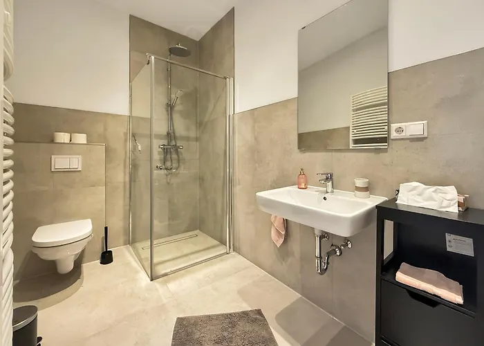 Rbj Immobilien *